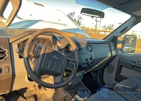 2015 Ford F550 Super Duty z USA, uszkodzony, nr VIN 1FDUF5GY5FED31060